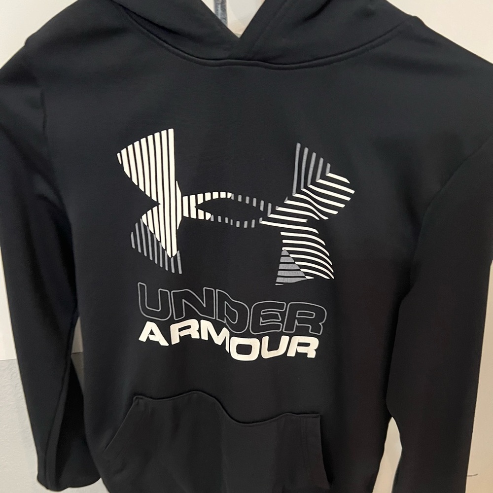 Under Armour Youth Large Hoodie. Black/gray color.